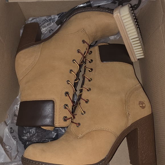 Timberland Shoes - Timberland Women's Tan Leather Boots